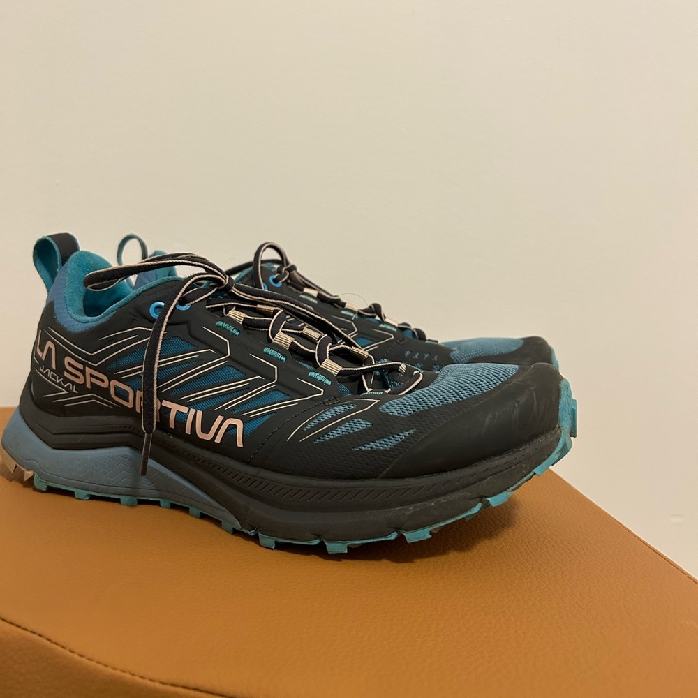 Women’s La Sportiva Jackal Trail Runners